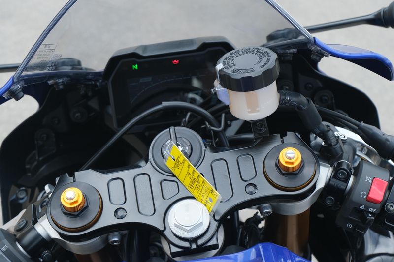 2025 Yamaha YZFR7 TEAM BLUE Image 14