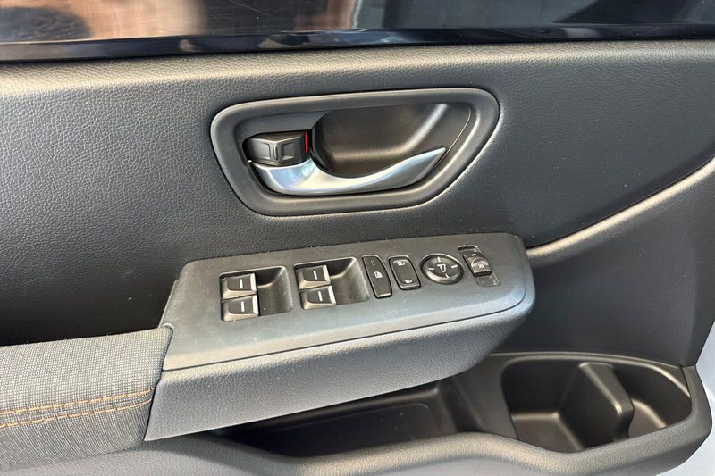 Used 2023 Honda Pilot SportImage 11