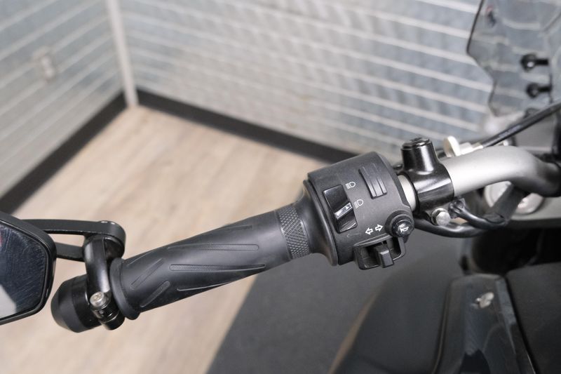 USED 2015 YAMAHA FZ07 Image 20