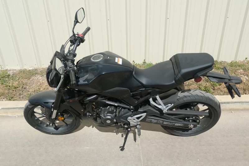 NEW 2025 HONDA CB300R ABS Image 6