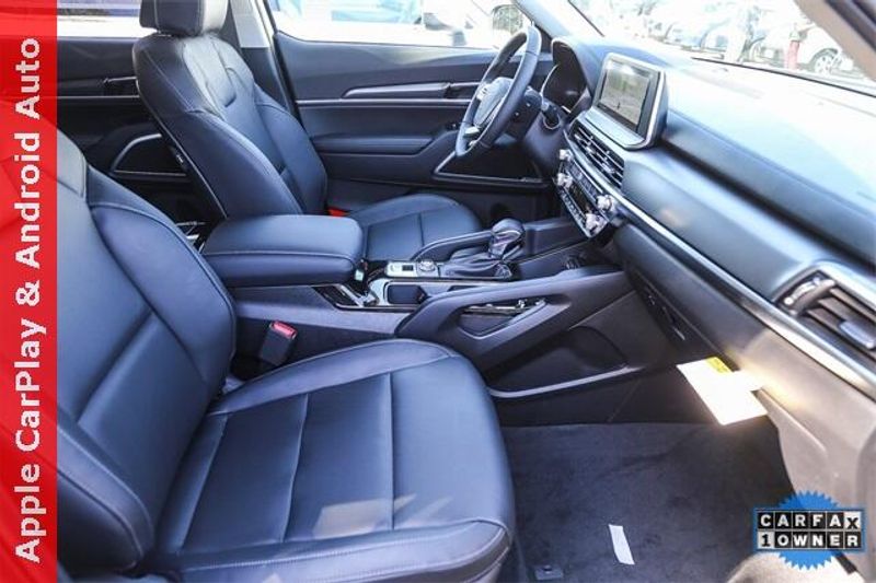 Used 2022 Kia Telluride LXImage 11