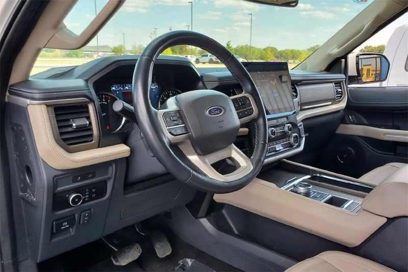2023 Ford Expedition Limited photo 8