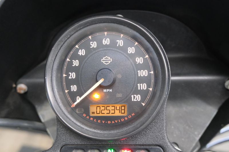USED 2019 HARLEY SPORTSTER IRON 883 Image 18
