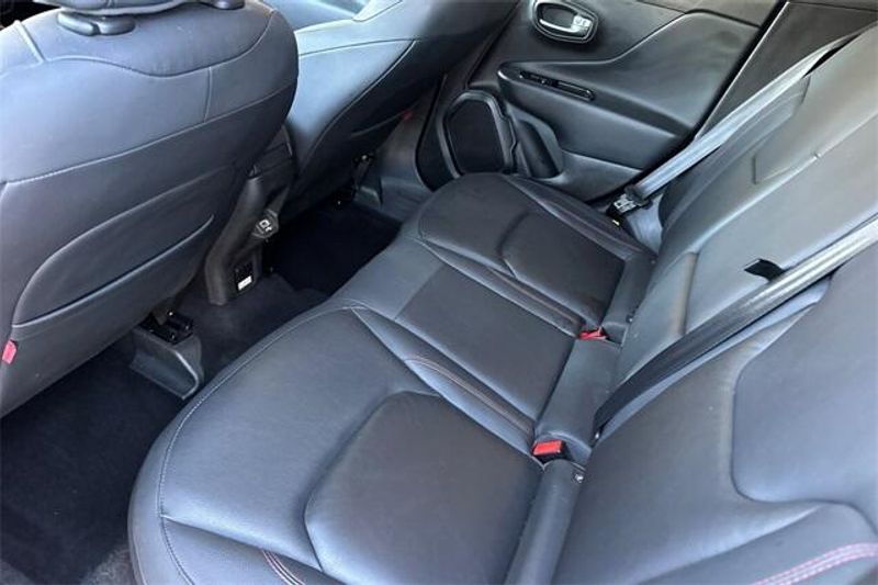 Used 2022 Jeep Renegade TrailhawkImage 10