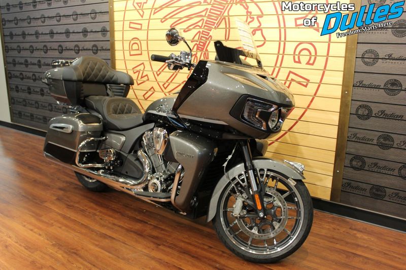 2024 Indian Motorcycle Pursuit Limited Powerband Audio Image 2