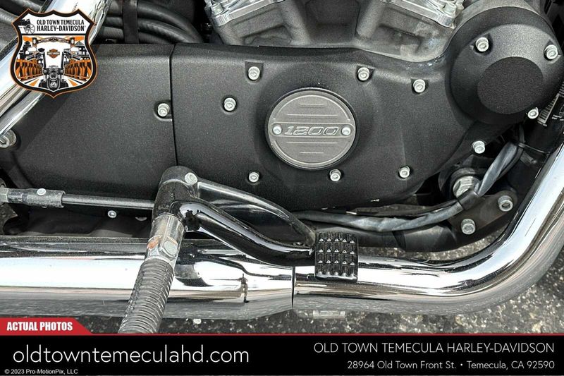 2017 Harley-Davidson Sportster in a BLACK W/PINSTRIPE exterior color. BMW Motorcycles of Temecula – Southern California (951) 506-6903 bmwmotorcyclesoftemecula.com 