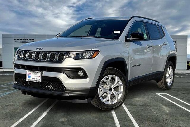 2025 Jeep Compass Latitude 4x4Image 1