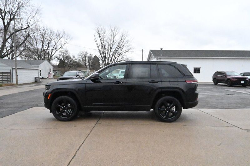 2025 Jeep Grand Cherokee Altitude XImage 5