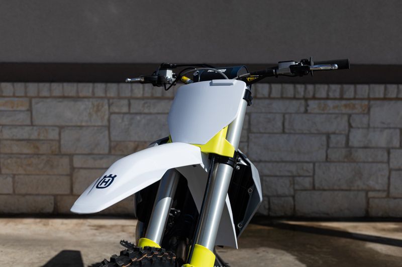 2024 HUSQVARNA FX 350 in a WHITE exterior color. Family PowerSports (877) 886-1997 familypowersports.com 