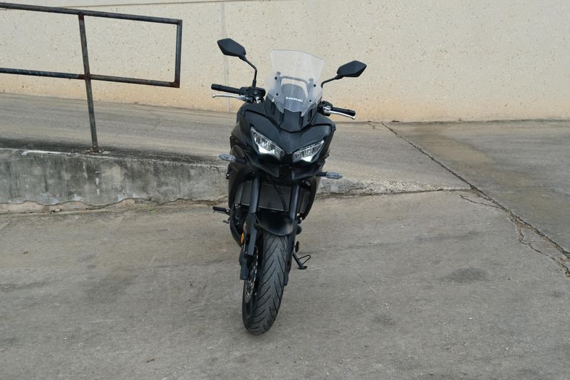 2023 Kawasaki VERSYS 650 LT METALLIC SPARK BLACK AND METALLIC FLAT SPARK BLACK Image 8