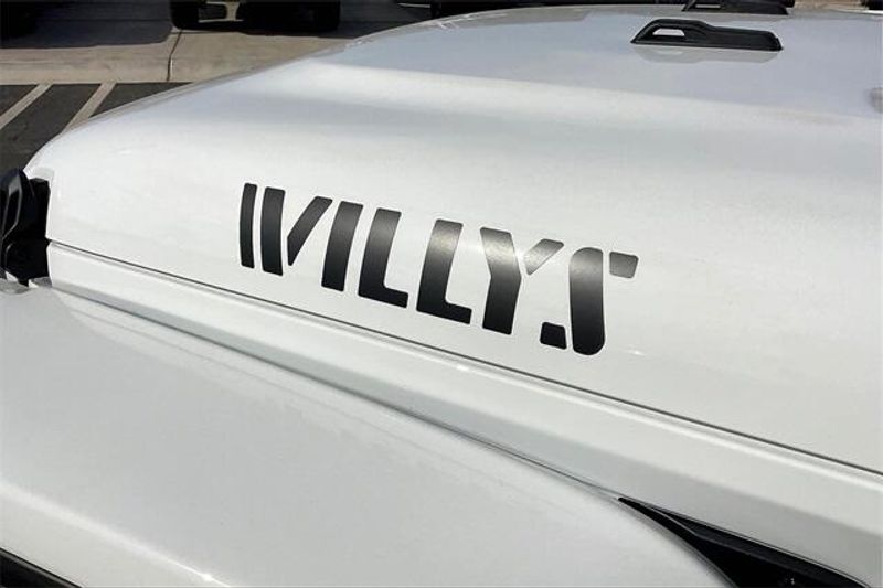 New 2025 Jeep Gladiator Willys 4x4Image 13