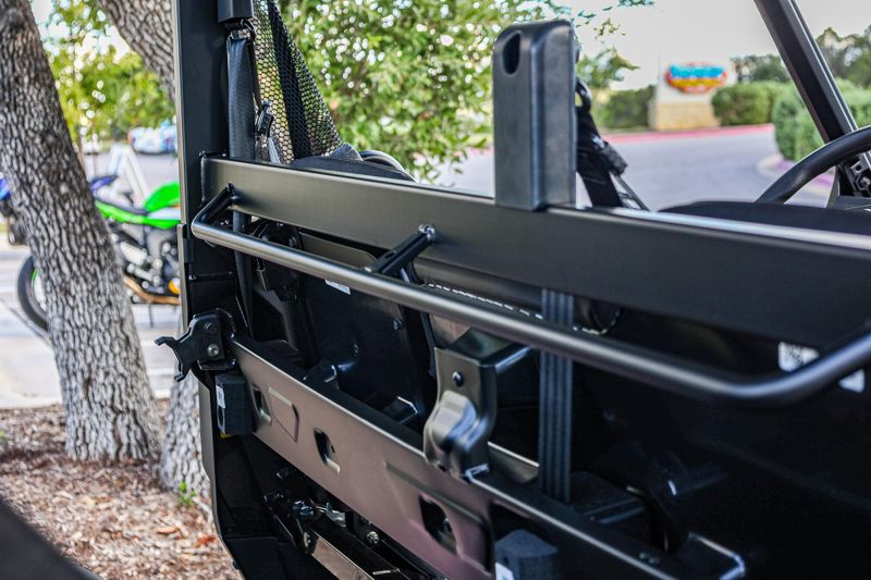 2025 Polaris RANGER CREW 1000 PREMIUM  MIRAGE BEIGE Image 3