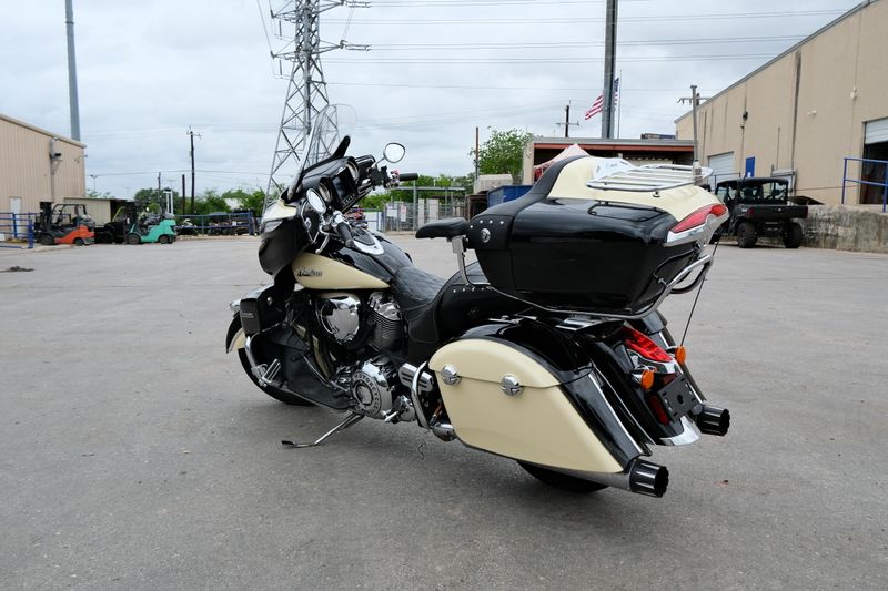 USED 2017 INDIAN MOTORCYCLE ROADMASTER Image 5
