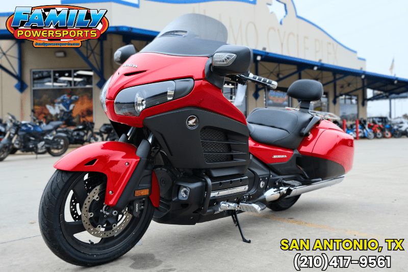 2013 Honda GOLD WING F6B DELUXE RED AND BLACKImage 1