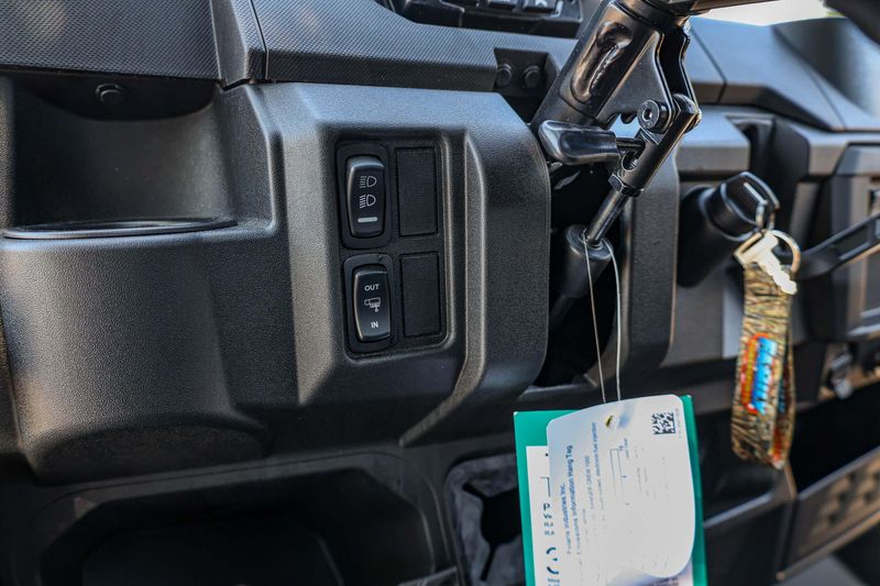 New 2026 Polaris RANGER CREW 1000 PREMIUM  MIRAGE BEIGE Image 36