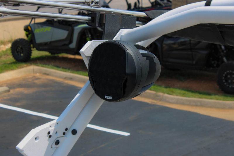 2024 MALIBU 21 LX  in a WHITE exterior color. Family PowerSports (877) 886-1997 familypowersports.com 