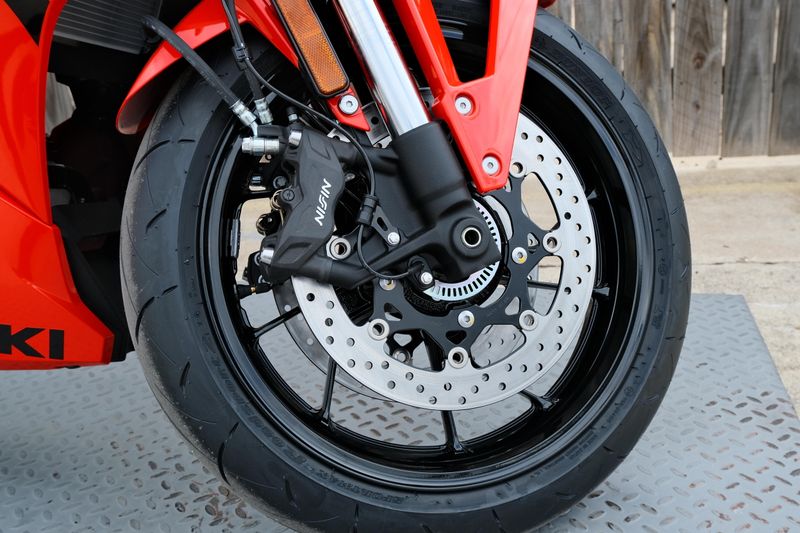 NEW 2026 SUZUKI GSX8R Image 11