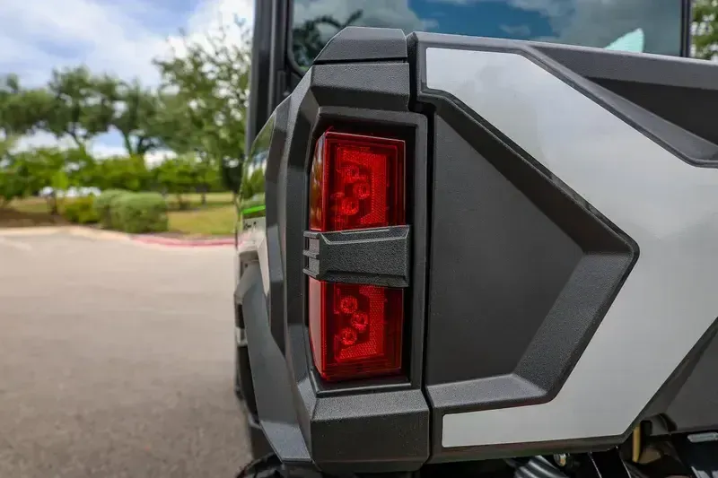 NEW 2025 KAWASAKI RIDGE XR DELUXE HVAC Image 4