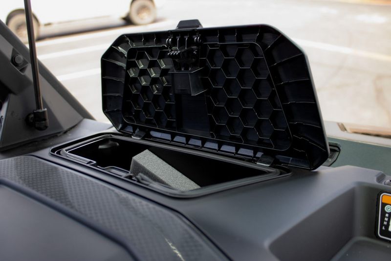 NEW 2026 CAN-AM DEFENDER MAX LIMITED CAB HD11 Image 44