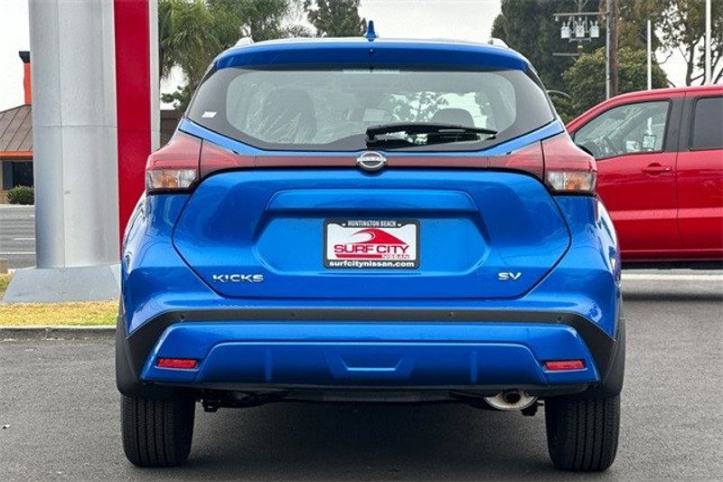 2024 Nissan Kicks SVImage 4