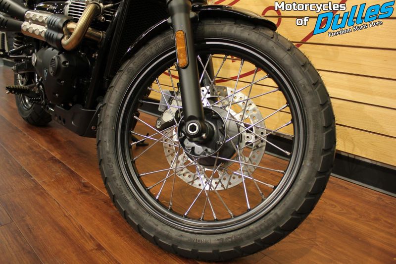 2025 Triumph Scrambler 900 Icon Image 17