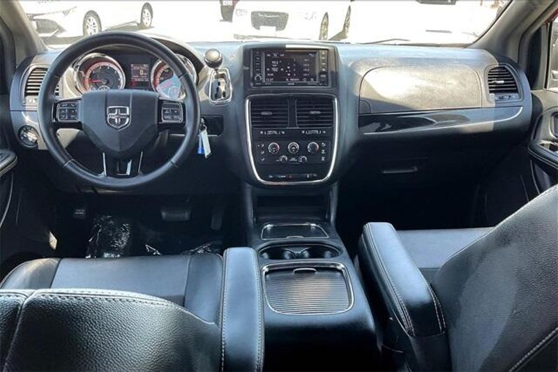 2019 Dodge Grand Caravan SXTImage 15