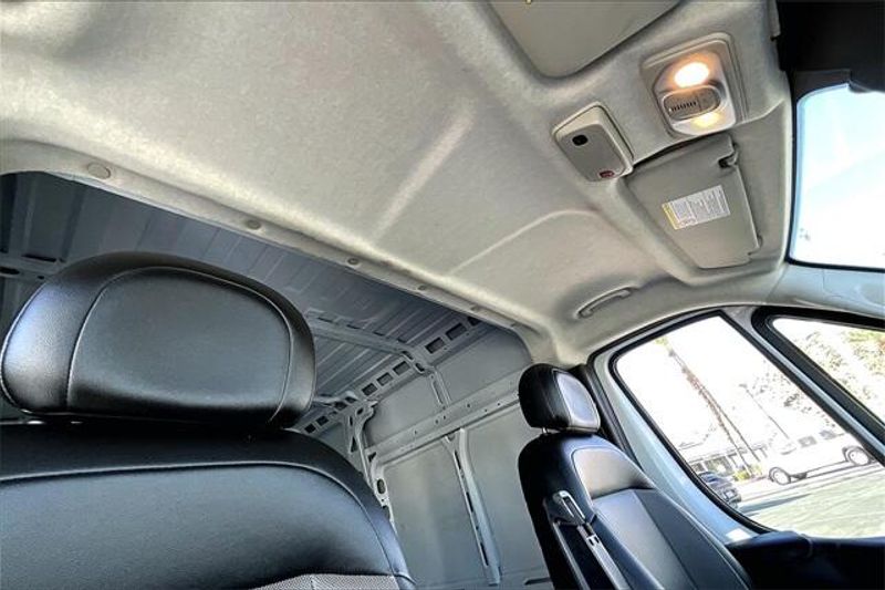2023 RAM ProMaster 2500 High RoofImage 25