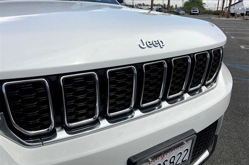 2022 Jeep Cherokee Limited 4xe photo 28