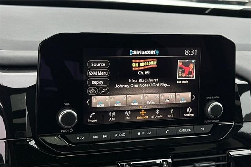New 2025 Nissan Pathfinder SVImage 16
