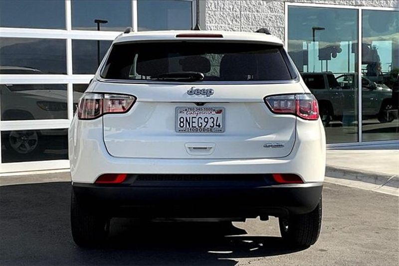 Used 2019 Jeep Compass LatitudeImage 3