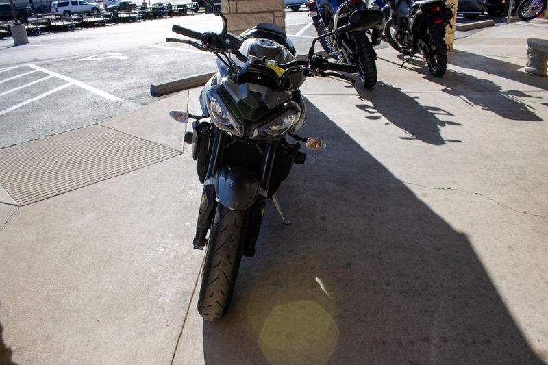 USED 2024 TRIUMPH STREET TRIPLE 765 R Image 3
