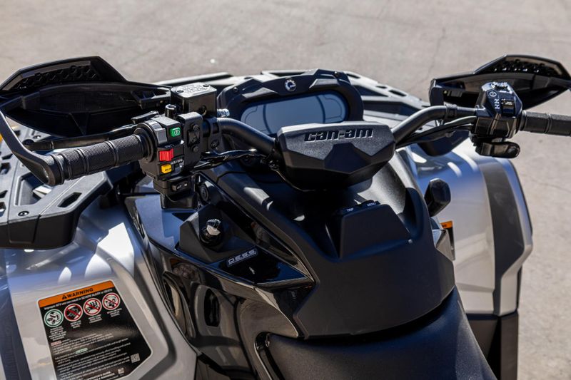 NEW 2026 CAN-AM OUTLANDER MAX XT-P 1000R WITH SMART-SHOX Image 14