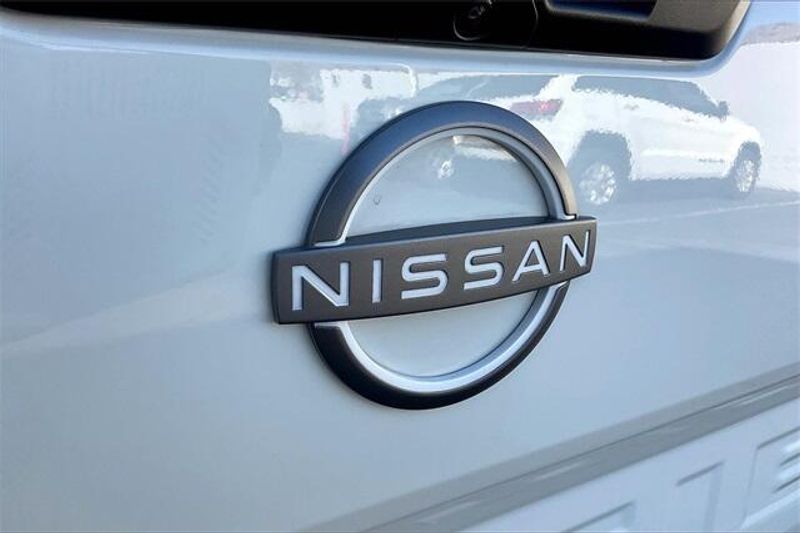 Used 2025 Nissan Frontier SVImage 31