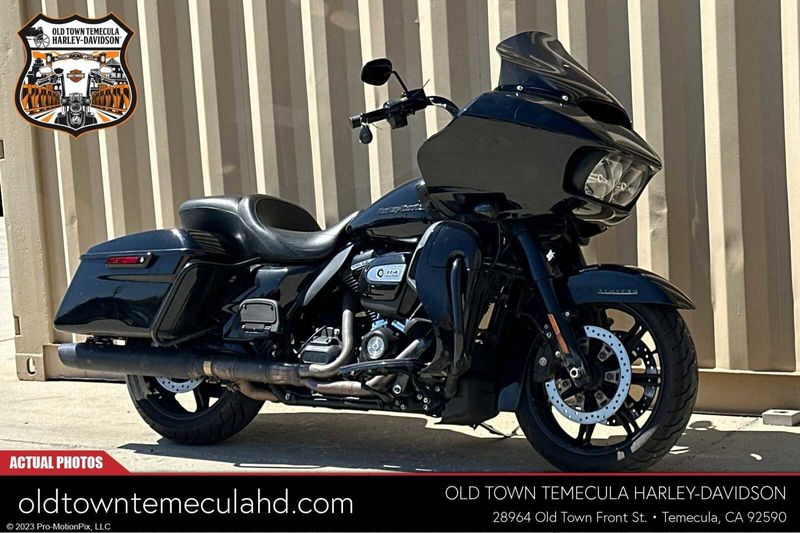 2022 Harley-Davidson Road Glide in a Black exterior color. BMW Motorcycles of Temecula – Southern California (951) 506-6903 bmwmotorcyclesoftemecula.com 