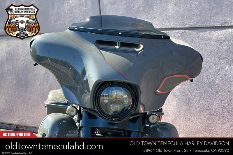 2018 Harley-Davidson Street Glide in a GUNSHIP GRAY exterior color. BMW Motorcycles of Temecula – Southern California (951) 506-6903 bmwmotorcyclesoftemecula.com 