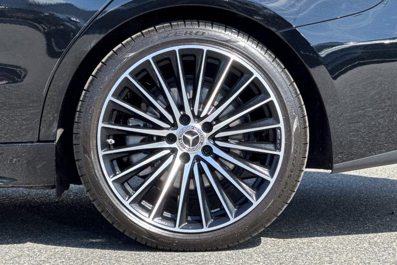 Used 2025 Mercedes-Benz C-Class C 300Image 31