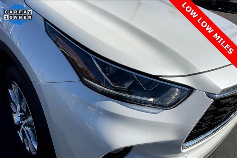 Used 2023 Toyota Highlander LimitedImage 27
