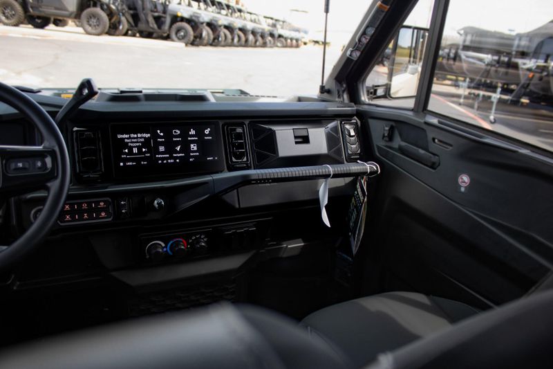 NEW 2026 CAN-AM DEFENDER MAX LIMITED CAB HD11 Image 25