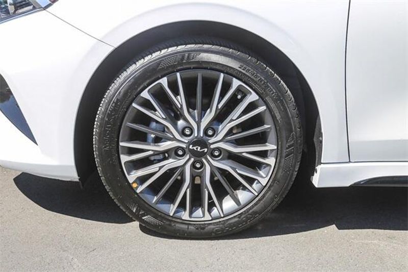 2023 Kia Forte GT-LineImage 13