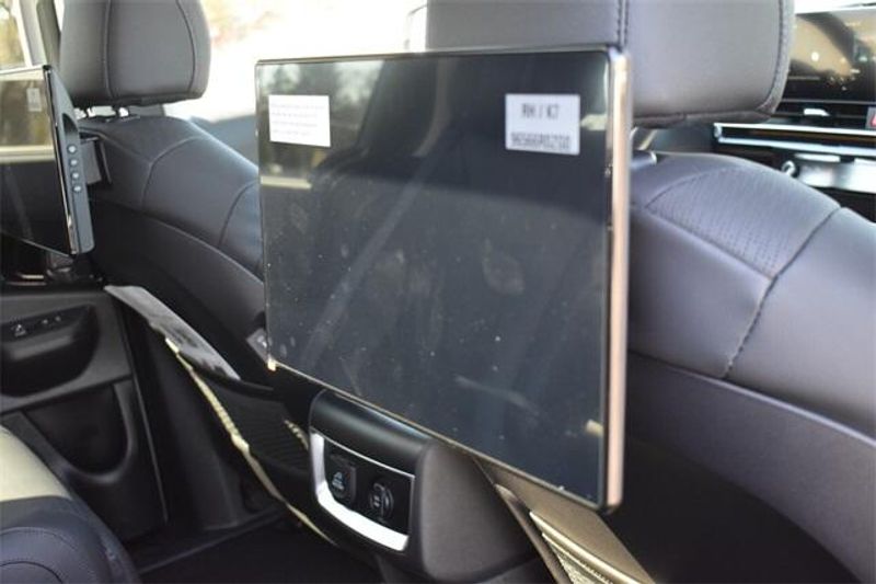 New 2025 Kia Carnival SX PrestigeImage 16