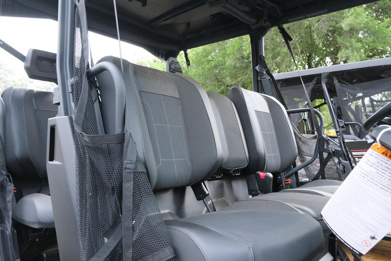 NEW 2026 CAN-AM DEFENDER MAX XT HD11 WITH 1025 INCH TOUCHSCREEN Image 13