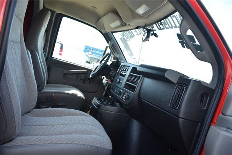 New 2025 Chevrolet Express 3500 Work VanImage 12