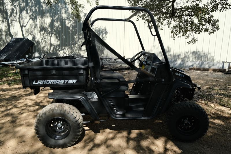 NEW 2025 LANDMASTER AMP STANDARD CAB CLASSIC EDITION Image 2