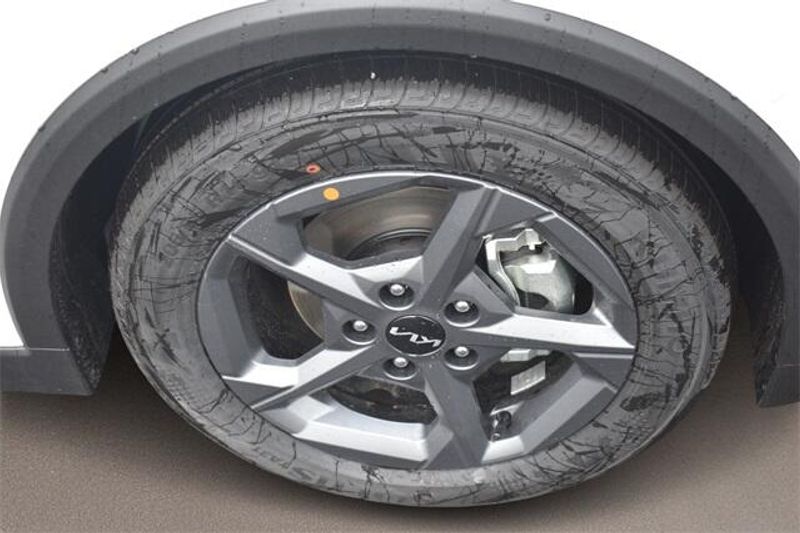 2025 Kia K4 LXSImage 11