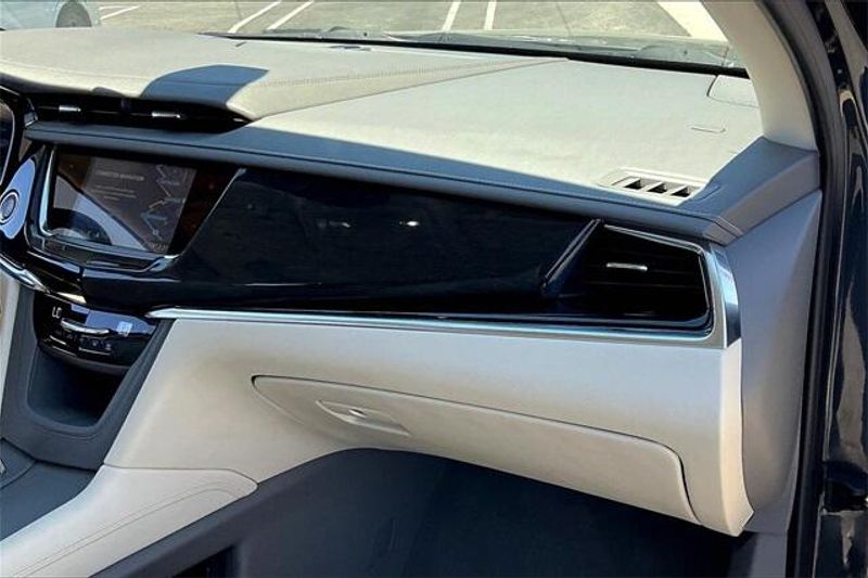 Used 2021 Cadillac XT6 Premium LuxuryImage 16