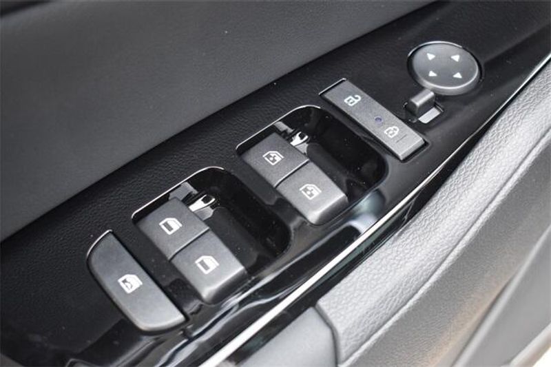 New 2025 Kia Sportage Plug-In Hybrid X-LineImage 21