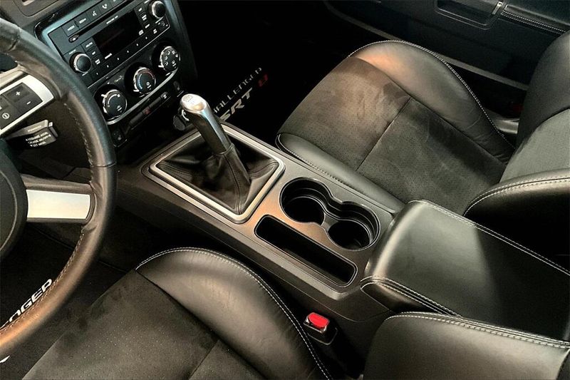 2009 Dodge Challenger SRT8 photo 12