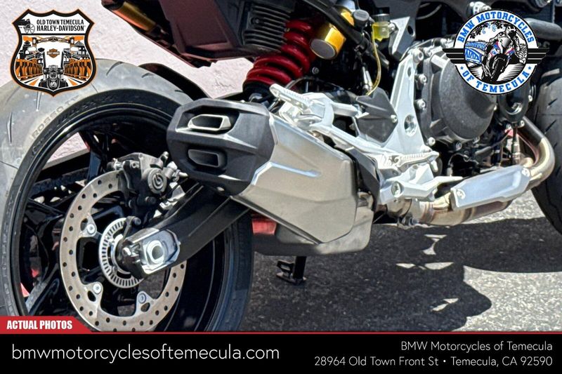 2025 BMW F 900 RImage 14