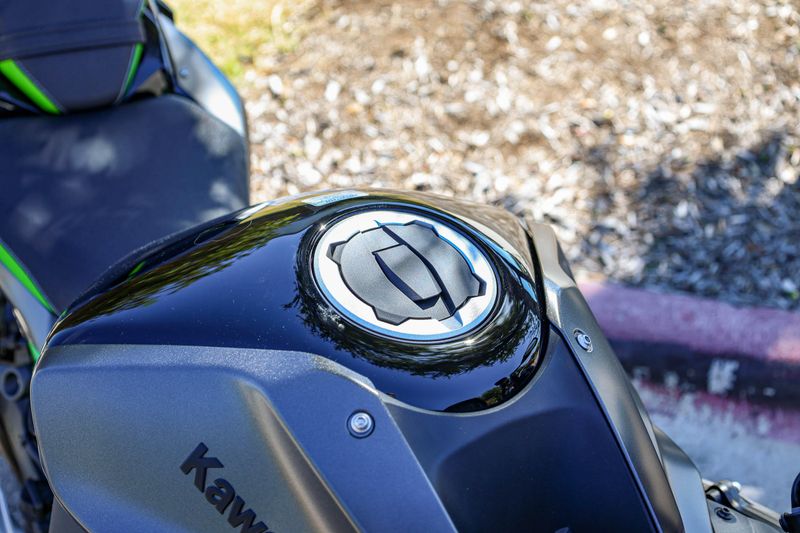 NEW 2025 KAWASAKI Z H2 SE ABS Image 30