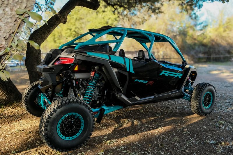 2025 Polaris RZR PRO R 4 ULTIMATE BLACK CRYSTAL AND RADIANT GREENImage 24